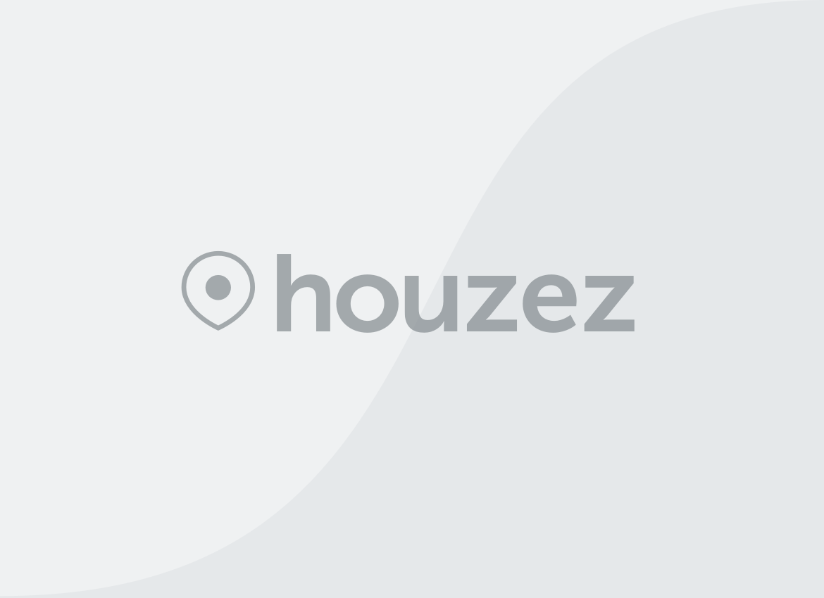 Habitación luminosa, cama 135 cm. Avda Burjassot, 221.